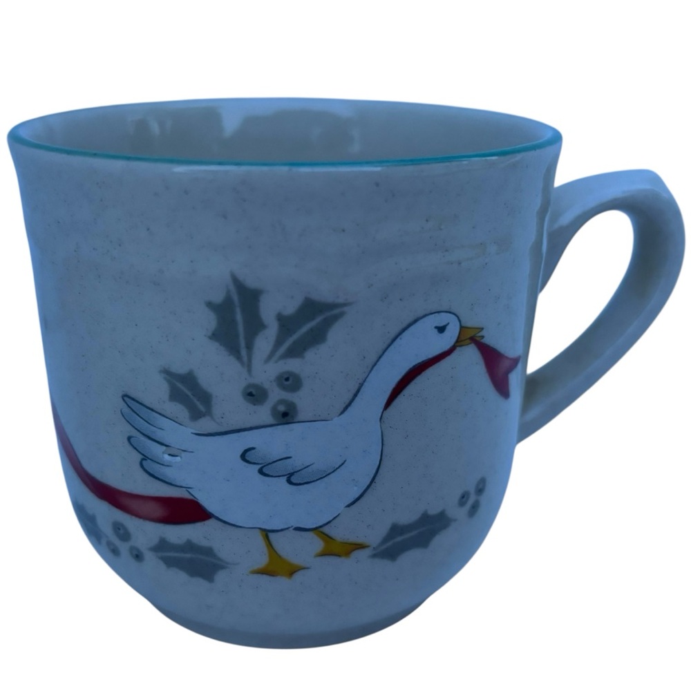 International table works Japan stoneware Xmas cup Holly leaves & goose ribbon